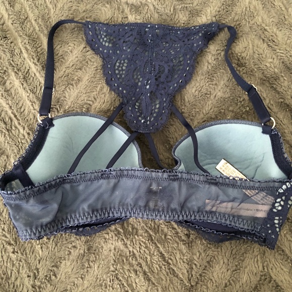 Victoria secret front close bra 32C - Picture 2 of 3